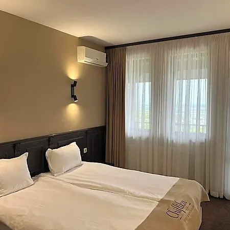 Chiflika Family Hotel 2*